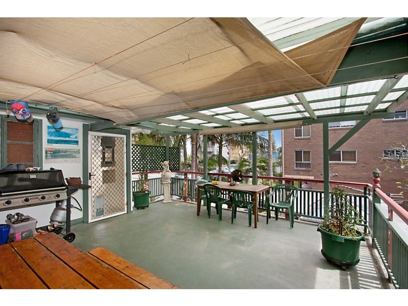 239 Boundary Street, Rainbow Bay QLD 4225