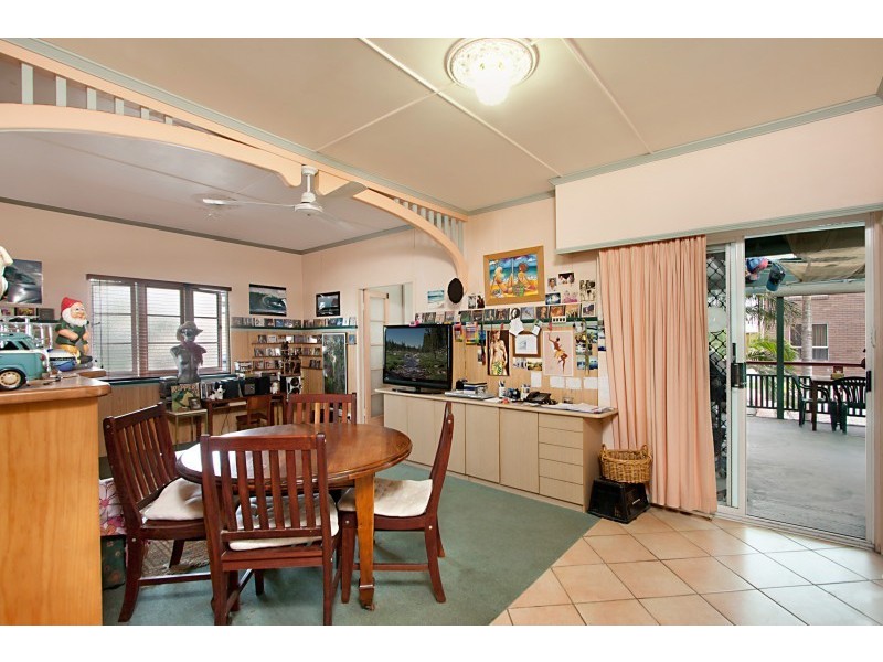 239 Boundary Street, Rainbow Bay QLD 4225