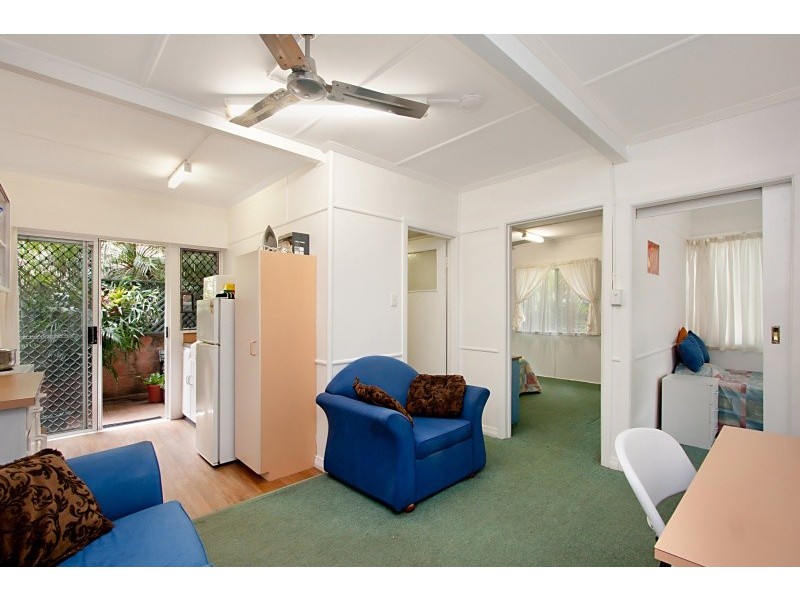 239 Boundary Street, Rainbow Bay QLD 4225