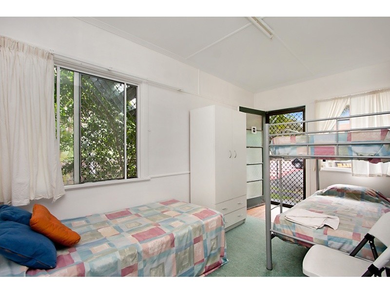 239 Boundary Street, Rainbow Bay QLD 4225