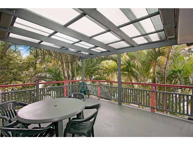 239 Boundary Street, Rainbow Bay QLD 4225