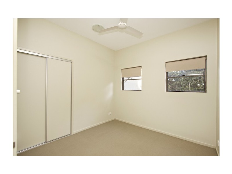 3/77 McLean Street, Coolangatta QLD 4225