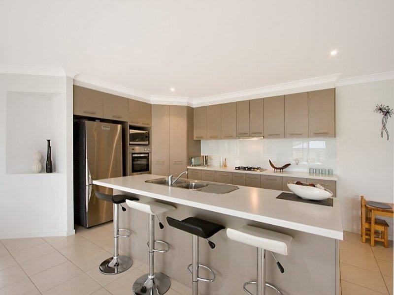 82 Botanical Circuit, Banora Point NSW 2486