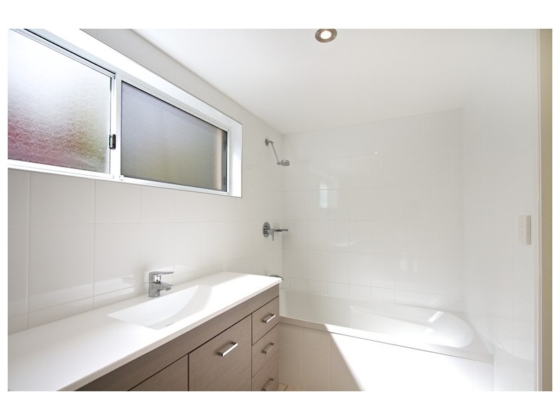 11 Hibiscus Parade, Banora Point NSW 2486