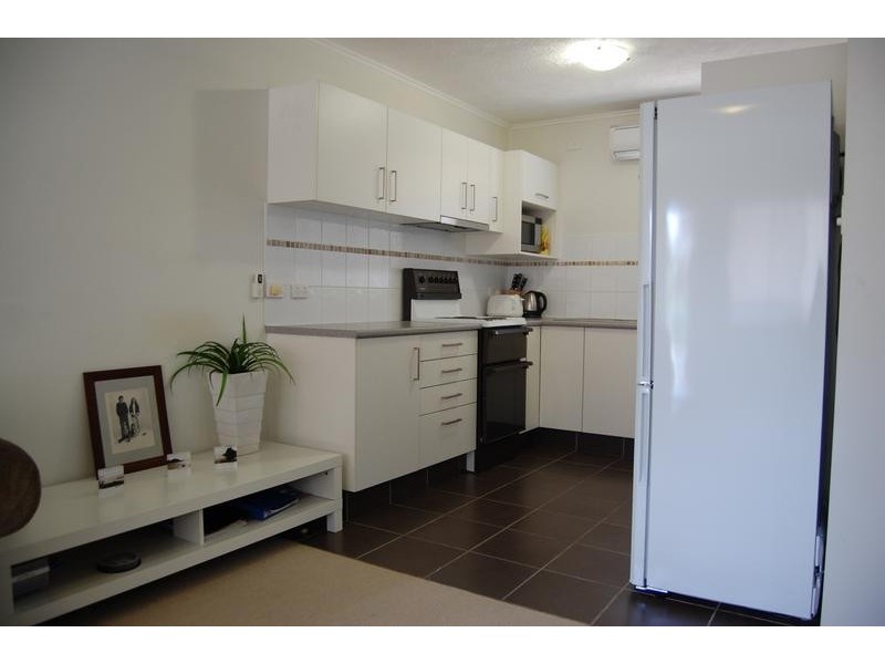 4/82 Sarawak Avenue, Palm Beach QLD 4221