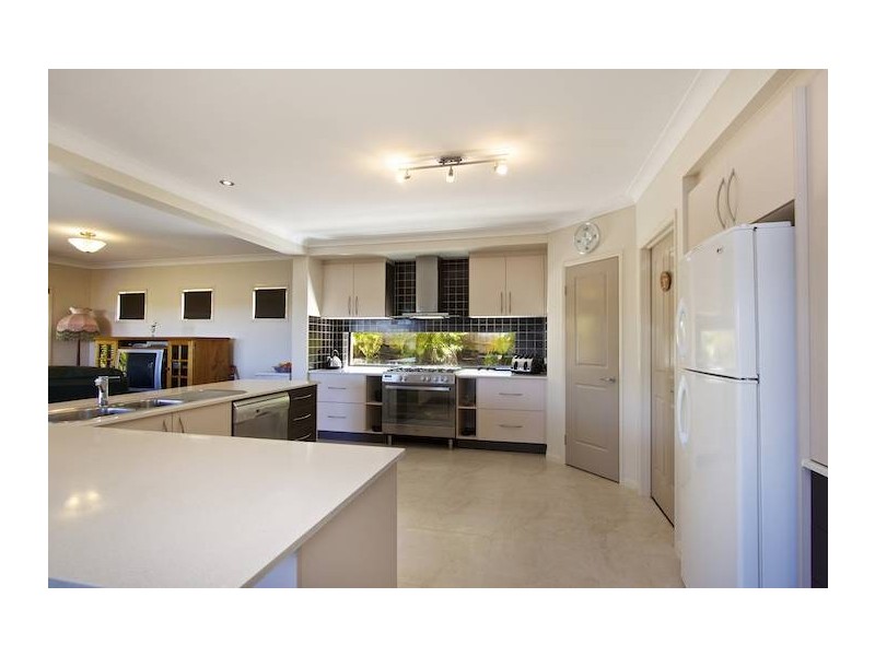 81 Botanical Circuit, Banora Point NSW 2486
