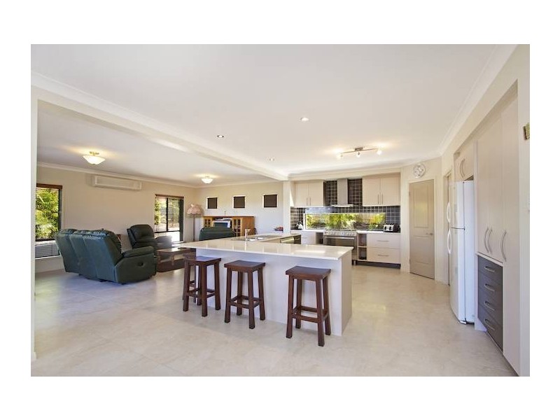 81 Botanical Circuit, Banora Point NSW 2486