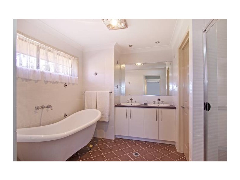 81 Botanical Circuit, Banora Point NSW 2486