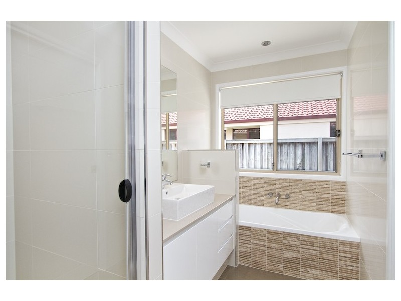 13 Botanical Circuit, Banora Point NSW 2486