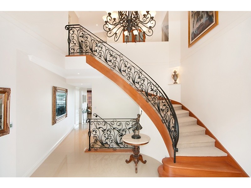 8 Garrick Street, Coolangatta QLD 4225