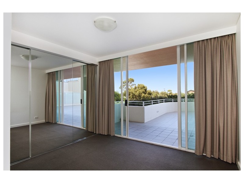 102/2 Creek Street ‘Kirra Surf’, Kirra QLD 4225