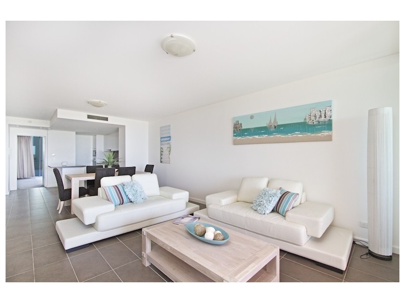 102/2 Creek Street ‘Kirra Surf’, Kirra QLD 4225
