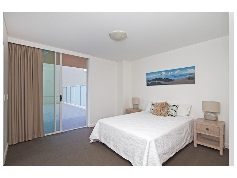 102/2 Creek Street ‘Kirra Surf’, Kirra QLD 4225