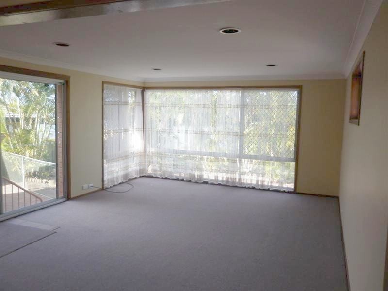73 Sunset Blvd, Tweed Heads West NSW 2485