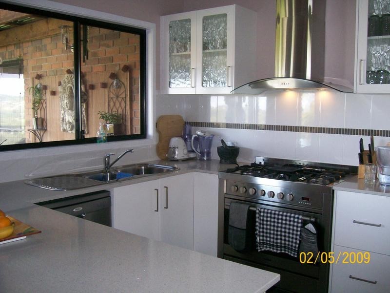 8 Broadwater Esplanade, Bilambil Heights NSW 2486