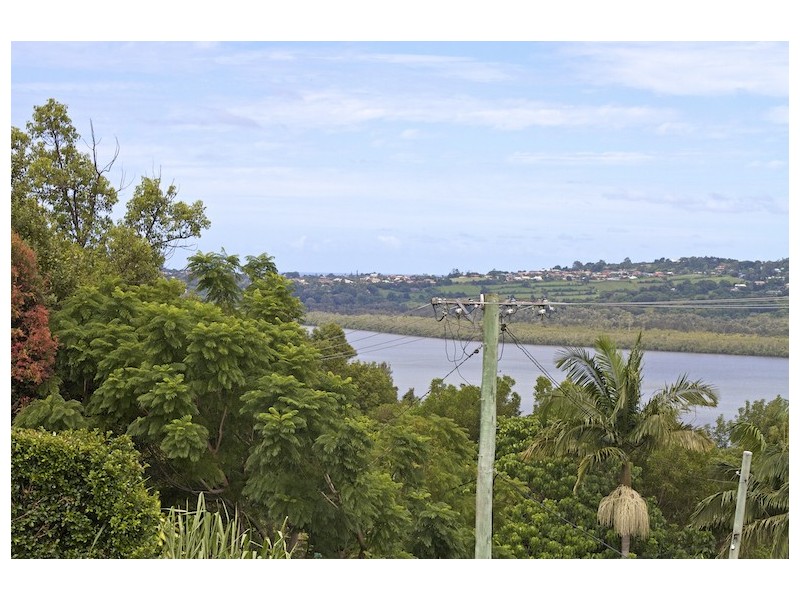 8 Broadwater Esplanade, Bilambil Heights NSW 2486