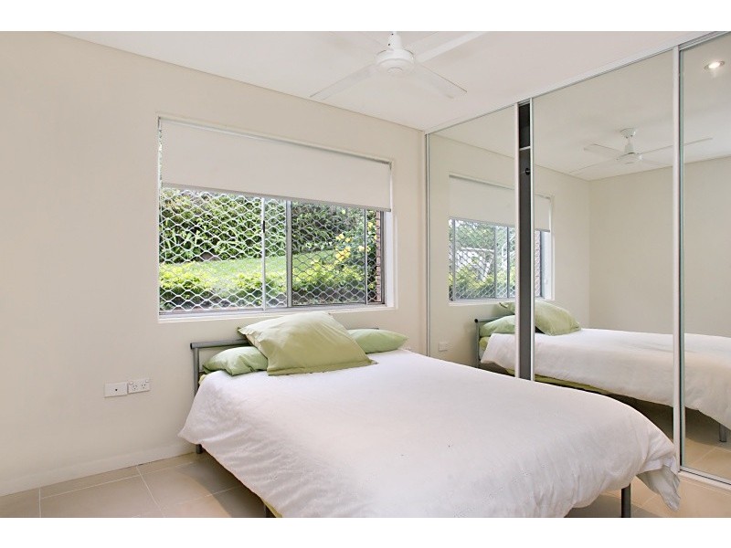2/23 Tweed Street, Coolangatta QLD 4225