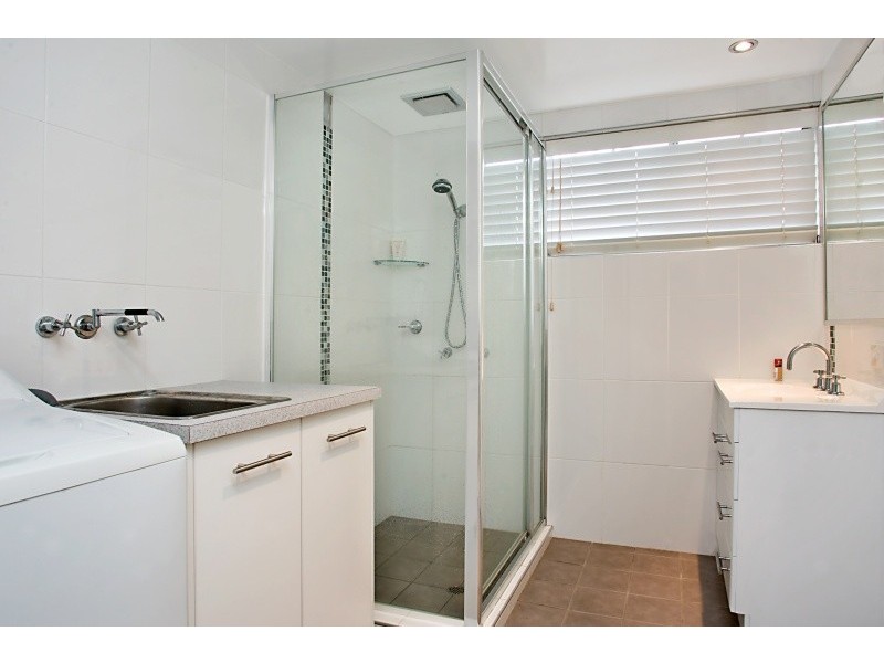 2/23 Tweed Street, Coolangatta QLD 4225