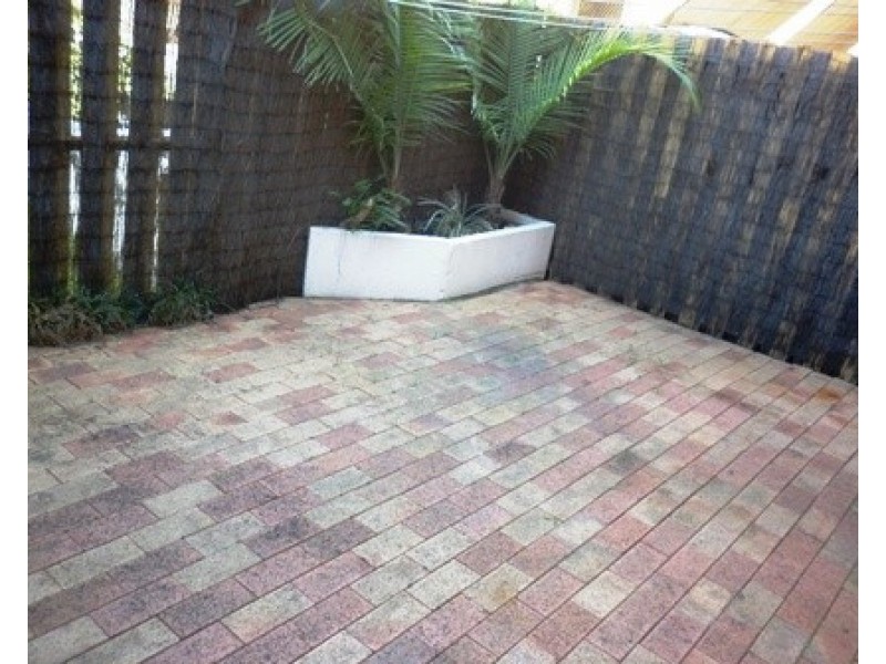 4/60 Coolangatta Road, Kirra QLD 4225