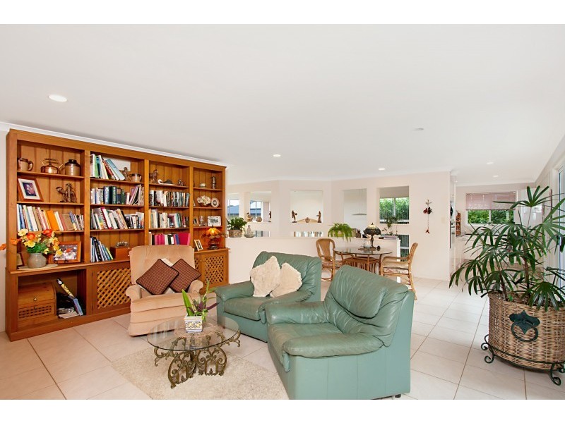 18 Tralee Drive, Banora Point NSW 2486