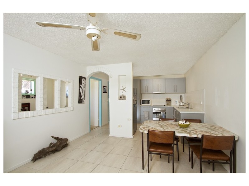 1/13 Coolangatta Road – 48 Winston St ‘Lowin Lodge’, Kirra QLD 4225