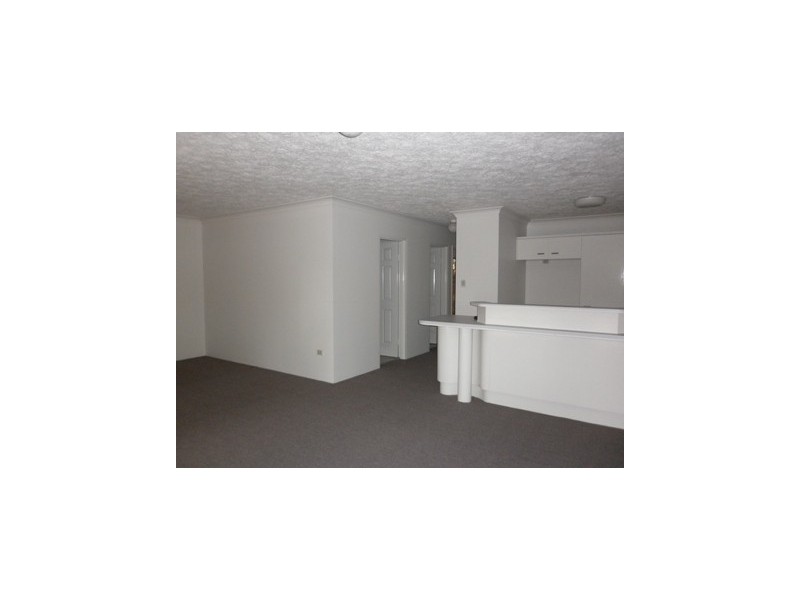 8/9 Ocean Street, Kirra QLD 4225