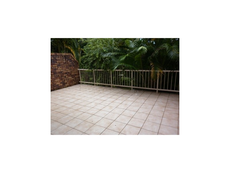 8/9 Ocean Street, Kirra QLD 4225