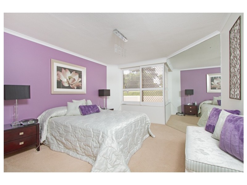 2c/3-9 Eden St Yacht Harbour Towers, Tweed Heads NSW 2485