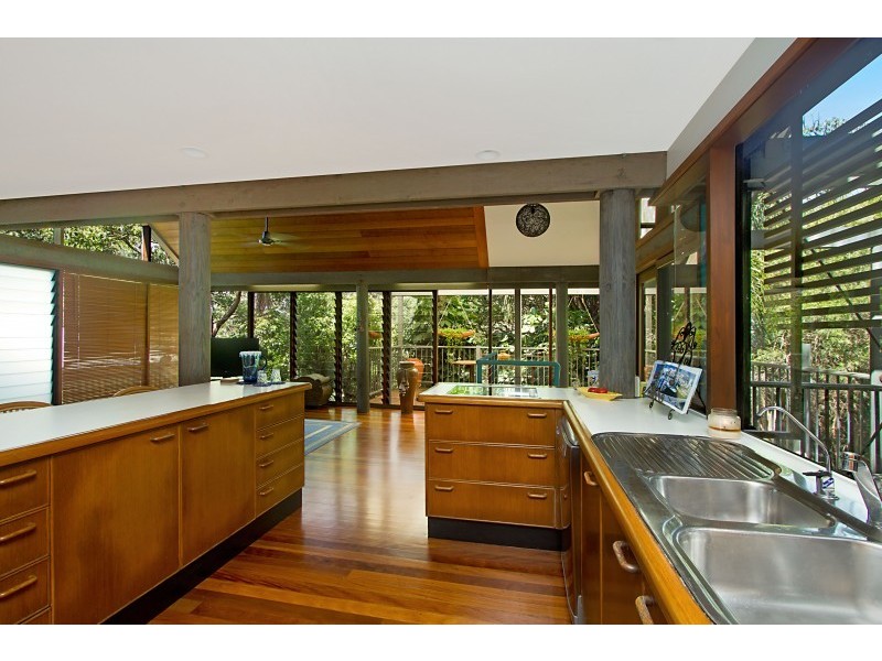 34 Woodgee St, Currumbin QLD 4223