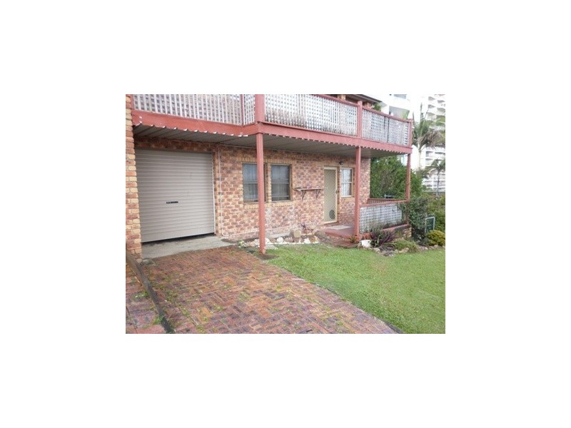 2/37 Cnr Petrie and Eden Avenue, Rainbow Bay QLD 4225