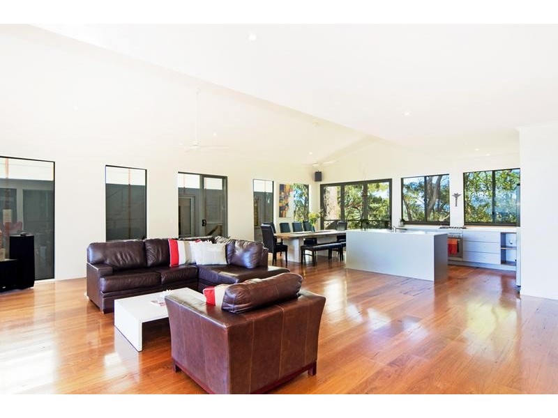 90 Blamey Dr, Currumbin QLD 4223