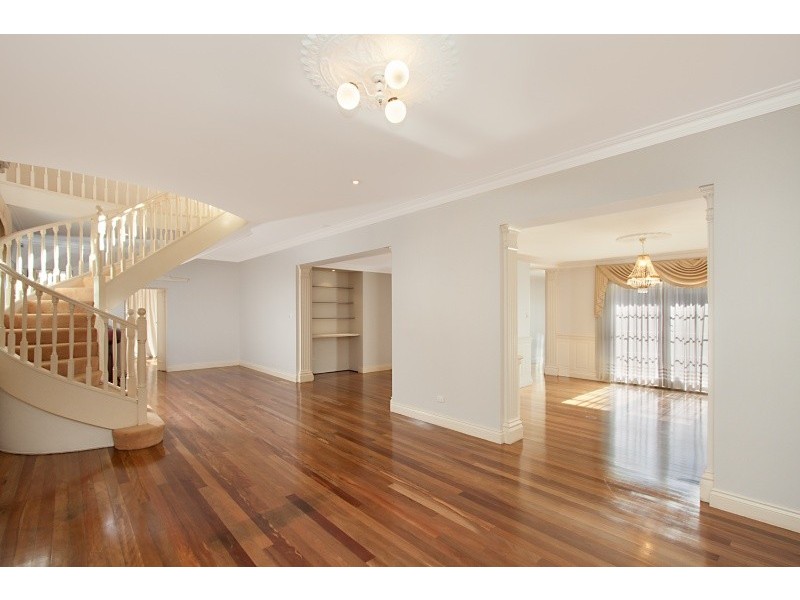 102 Pacific Parade, Bilinga QLD 4225