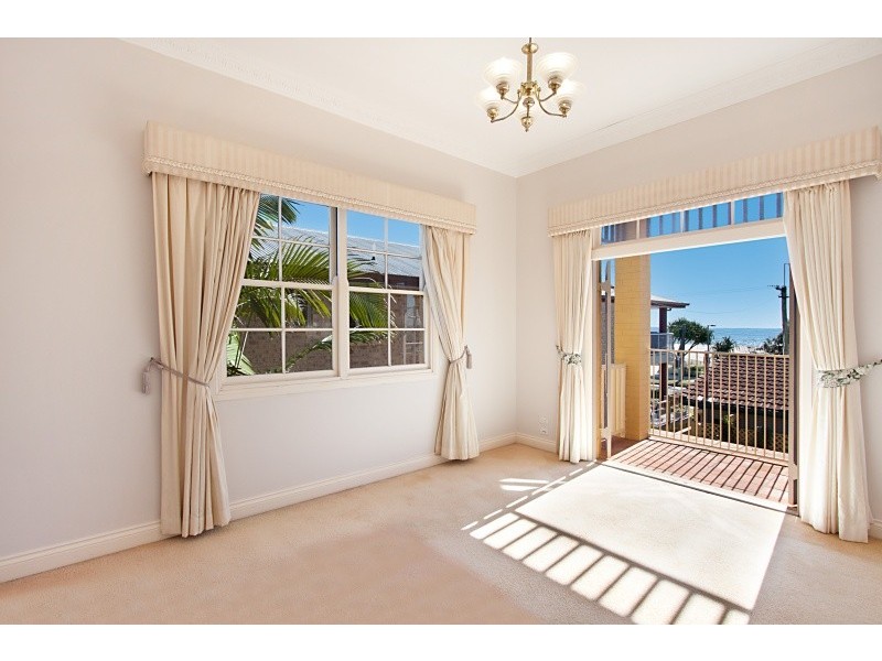 102 Pacific Parade, Bilinga QLD 4225