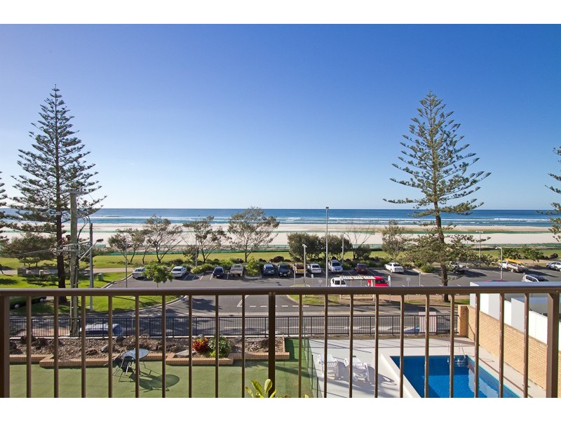 17/34 Musgrave Street ‘Centre Court’, Kirra QLD 4225