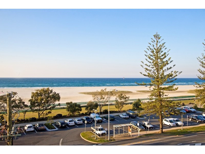 17/34 Musgrave Street ‘Centre Court’, Kirra QLD 4225