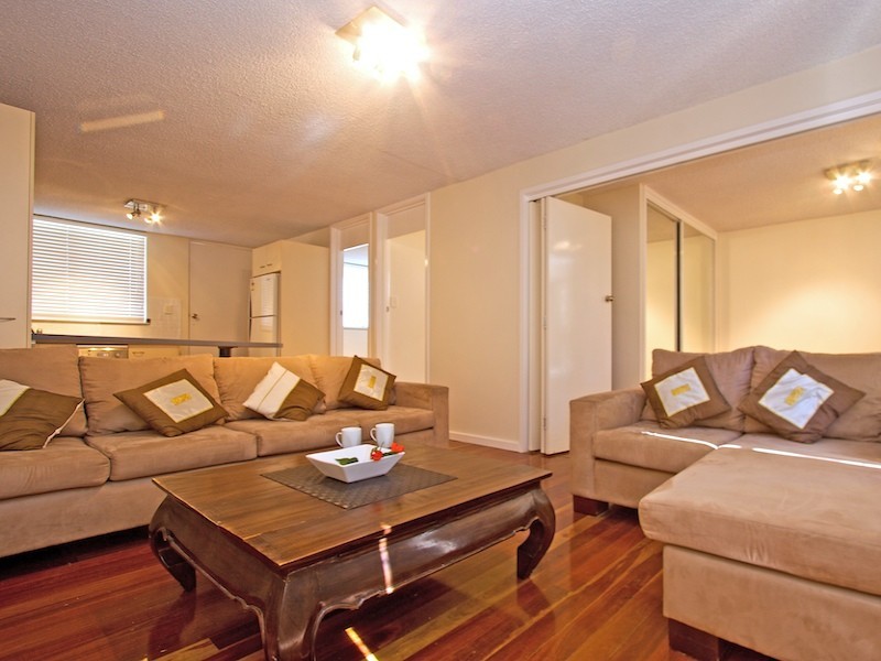 8/7 Coolangatta Road, Kirra QLD 4225