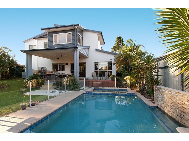 4 Bolton Street, Kirra QLD 4225