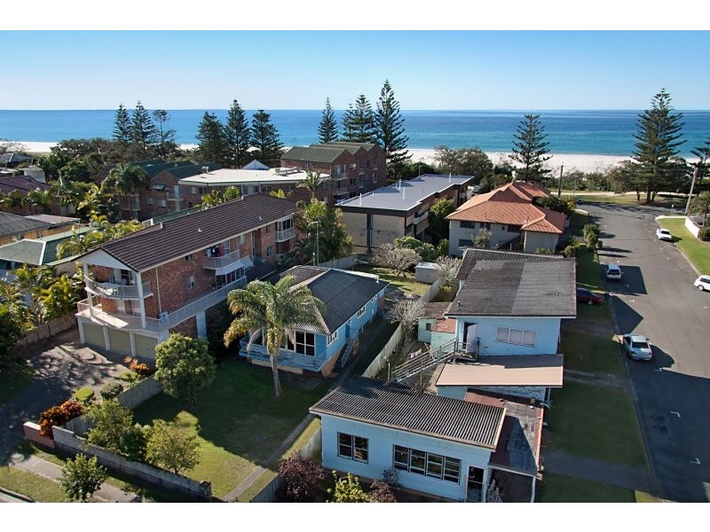 129 Golden Four Drive, Bilinga QLD 4225