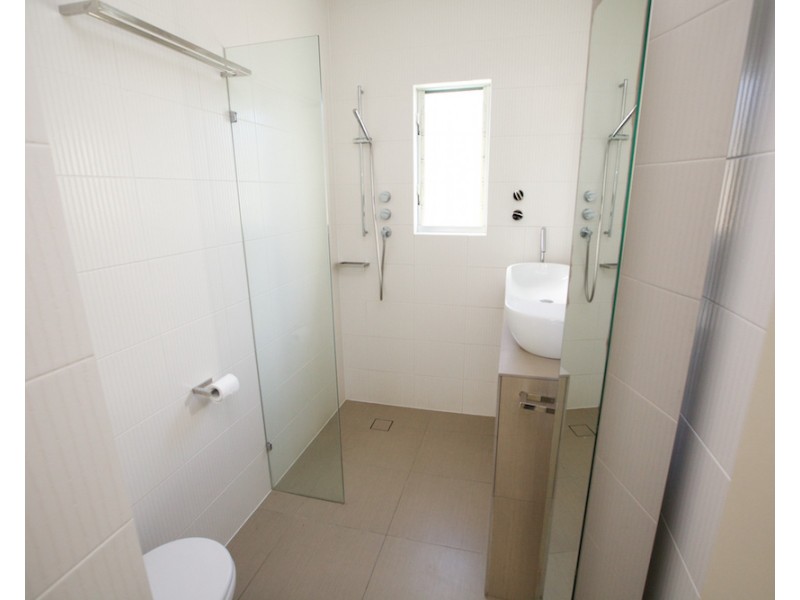 2/796 Pacific Parade, Currumbin QLD 4223