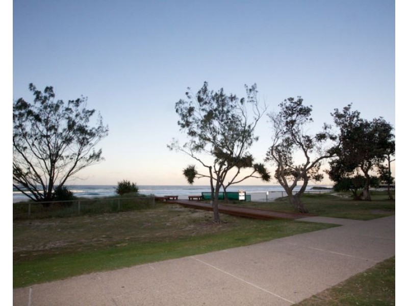 2/796 Pacific Parade, Currumbin QLD 4223