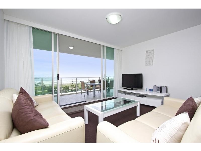 2 Creek Street, Kirra QLD 4225