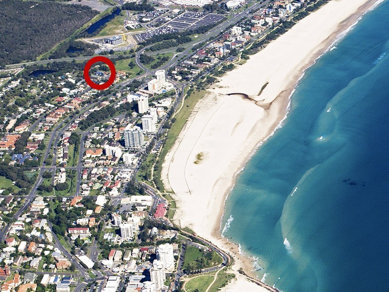 2/4 Bolton Street, Kirra QLD 4225