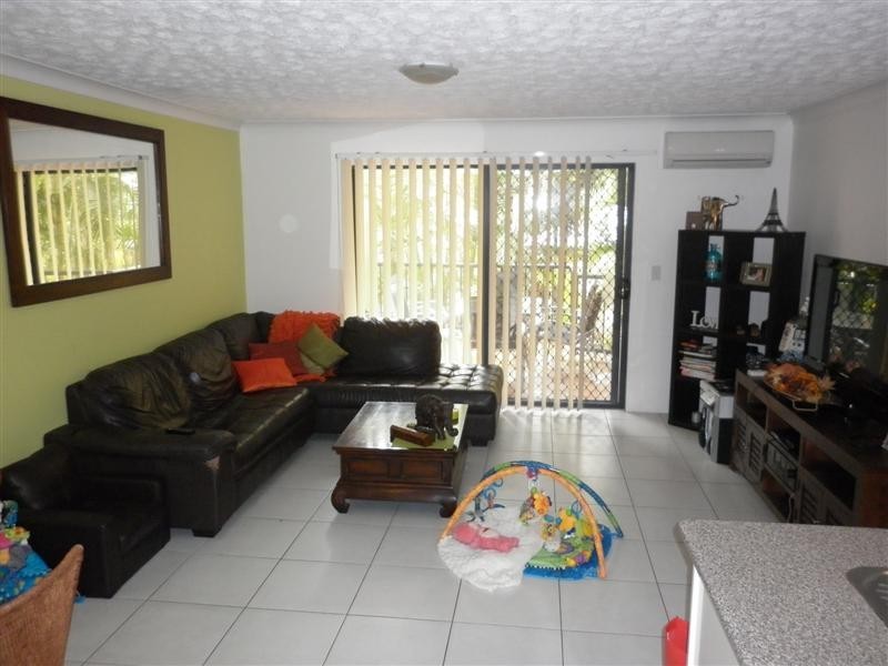 3/14 Miles Street, Kirra QLD 4225