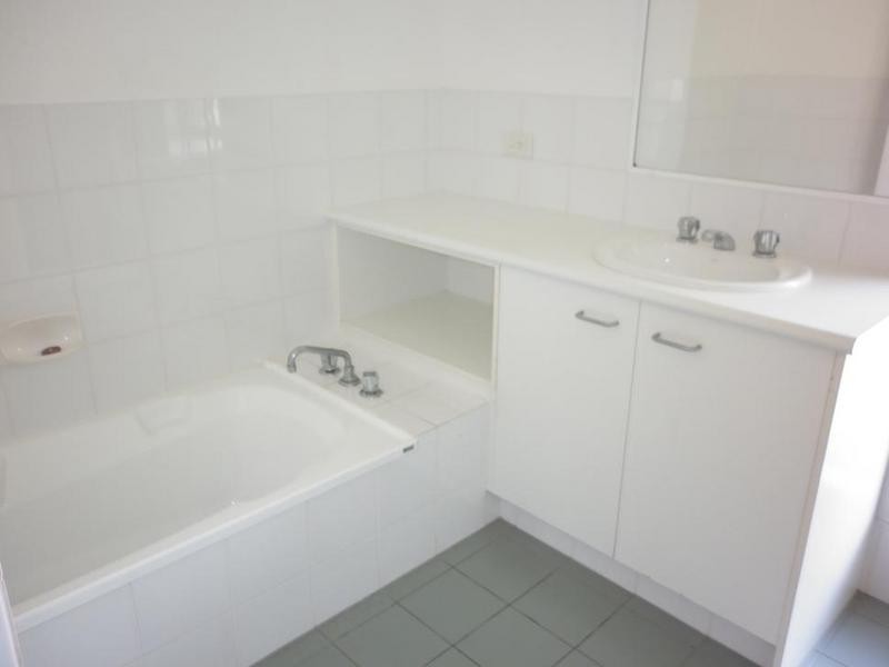 10/49 Dutton Street, Coolangatta QLD 4225