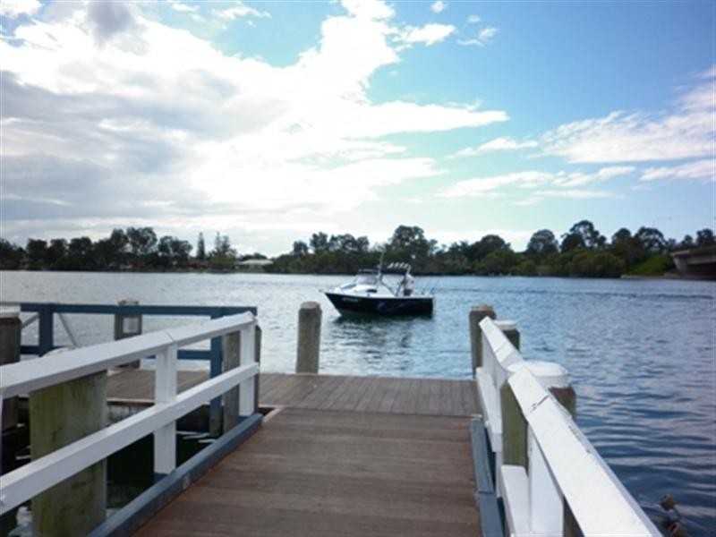 2/42 Drydock Road, Tweed Heads South NSW 2486