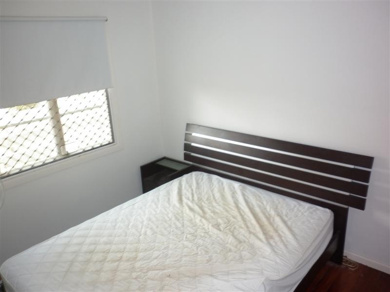 4/4 Johnson Street, Kirra QLD 4225