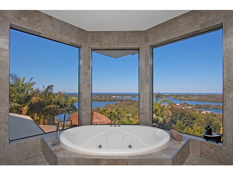 22 Bluehaze Crescent, Banora Point NSW 2486