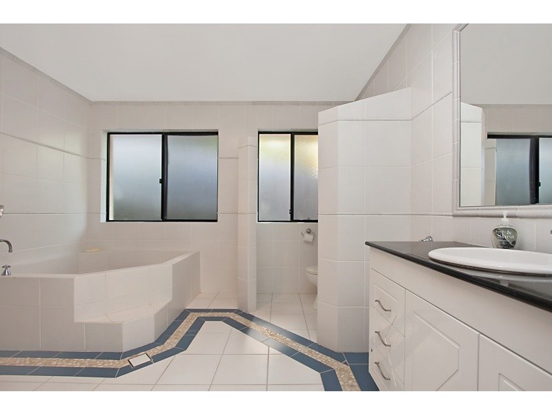 22 Bluehaze Crescent, Banora Point NSW 2486