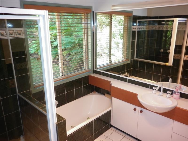 5 Shiraz Place, Banora Point NSW 2486