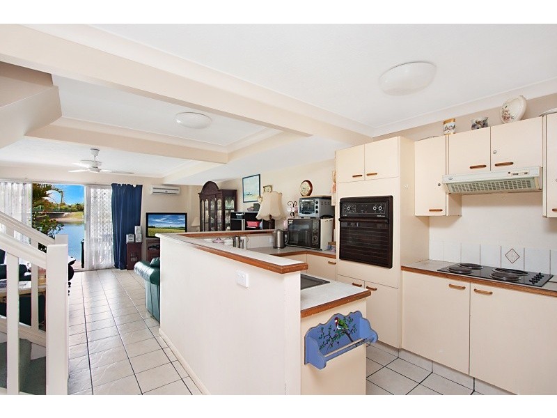 122/2 Coolgardie Street, Elanora QLD 4221